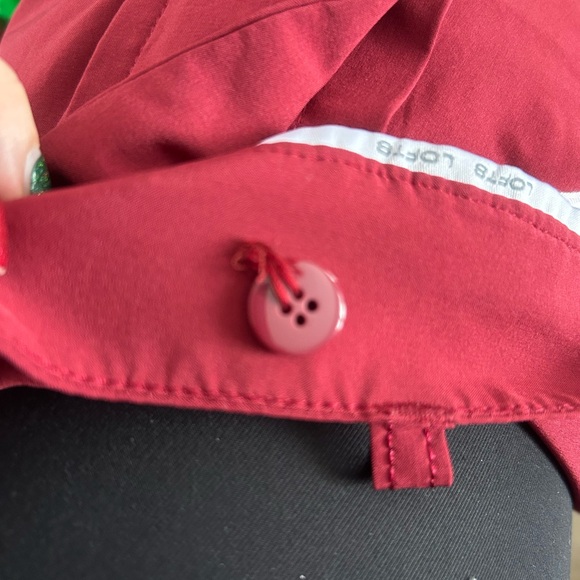 LOFT Men's Burgundy Flat Front Shorts - Picture 4 of 4